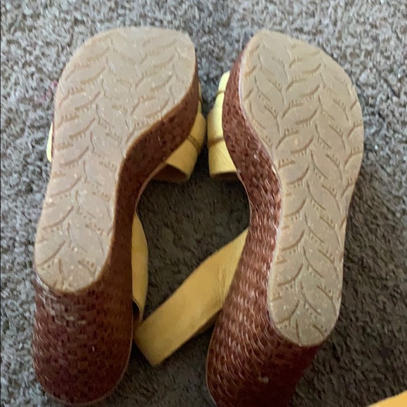 Shoes - Picture 4 of 4